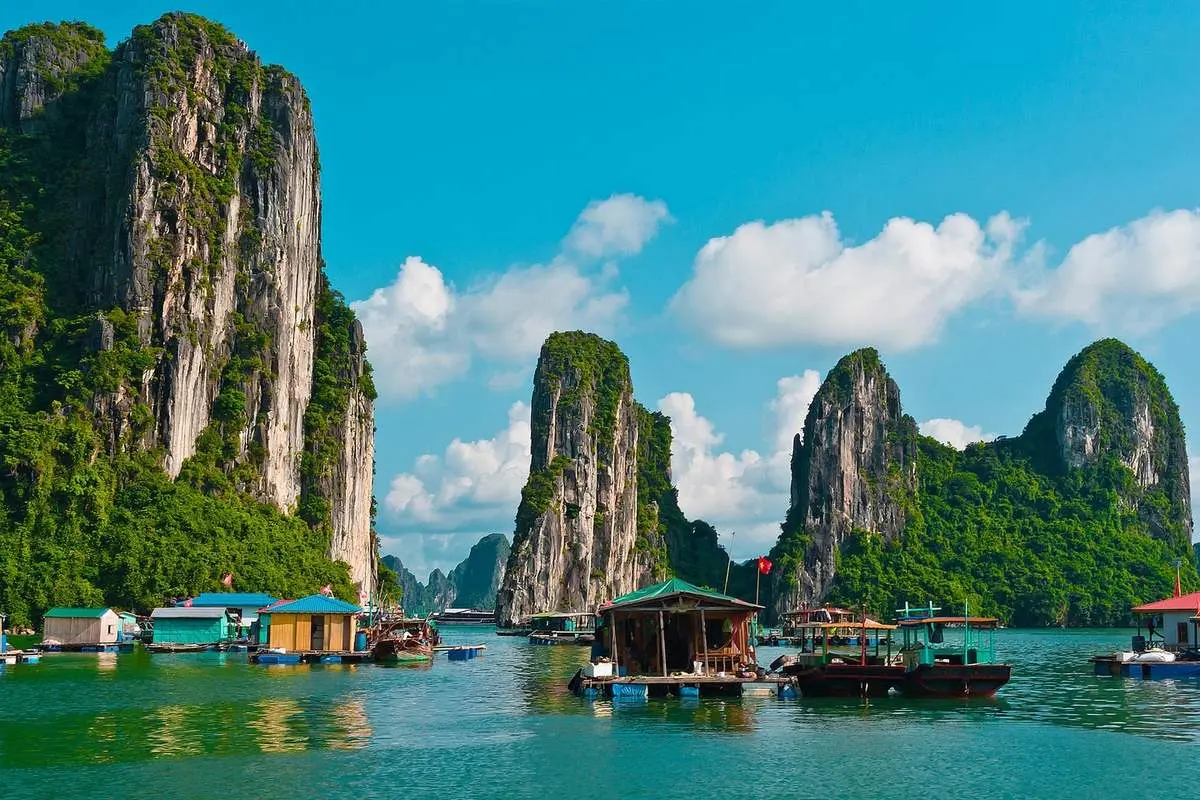 Vung vieng fishing village 01
