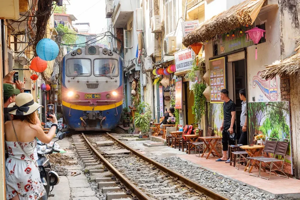 Hanoi to amsterdam